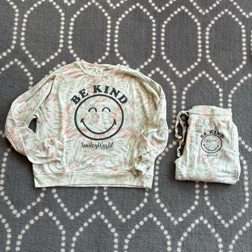 Be Kind SmileyWorld Tie-Dye Sweatshirt and Joggers Set